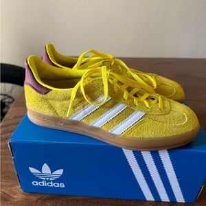 Adidas Gazelle size 7. Never worn